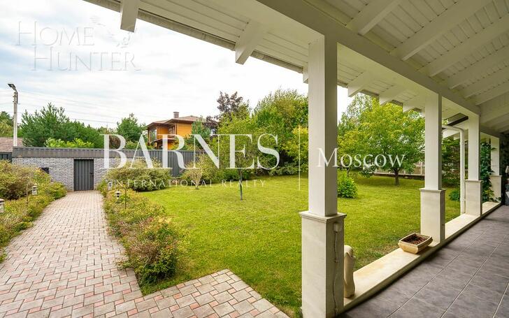 2-этажный коттедж 1 150 м² с отделкой