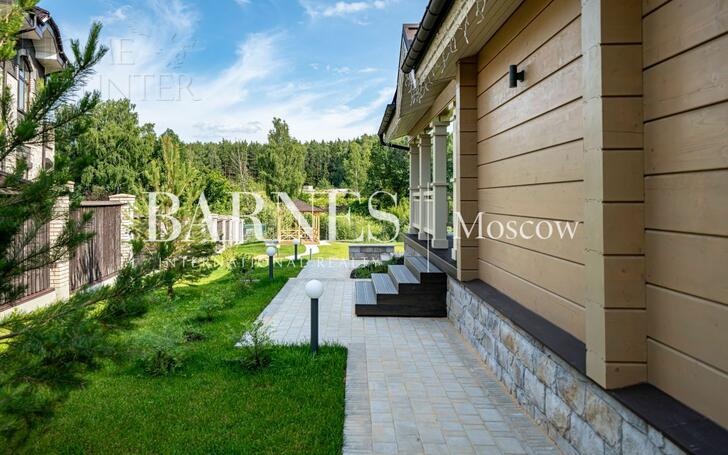 2-этажный коттедж 250 м² с отделкой