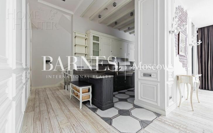 3-этажный таунхаус 430 м² с отделкой