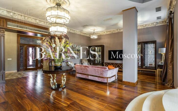 2-этажный коттедж 800 м² с отделкой