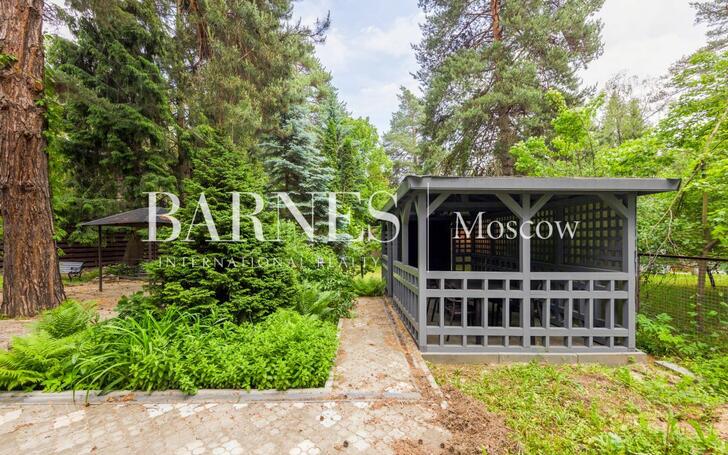 2-этажный коттедж 370 м² с отделкой