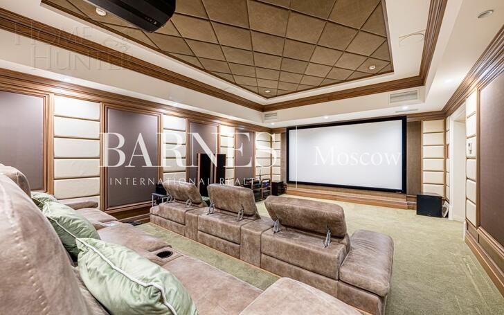 2-этажный коттедж 2 400 м² с отделкой
