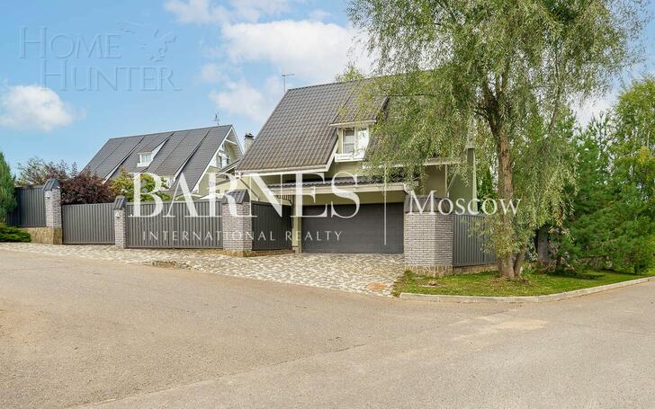 2-этажный коттедж 1 150 м² с отделкой