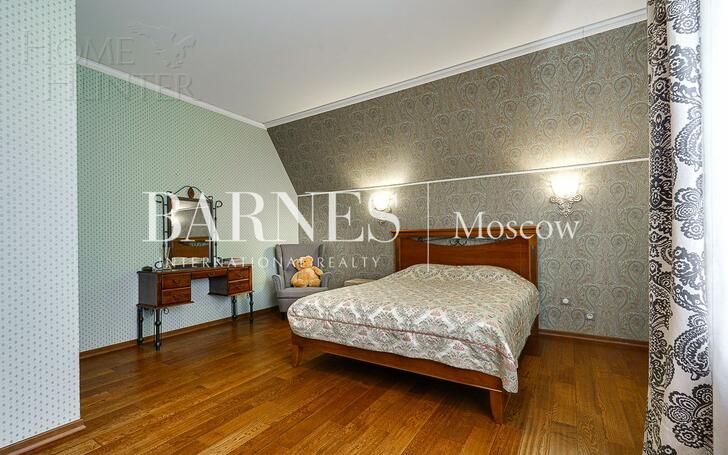2-этажный коттедж 1 150 м² с отделкой