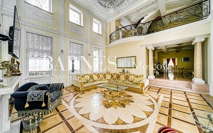 3-этажный коттедж 740 м² с отделкой