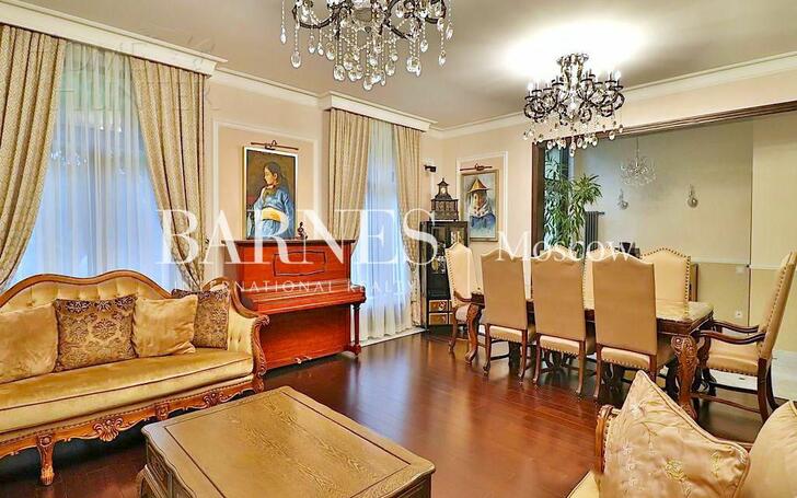 2-этажный таунхаус 330 м² с отделкой