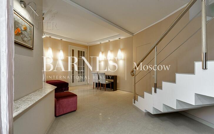 2-этажный коттедж 1 150 м² с отделкой