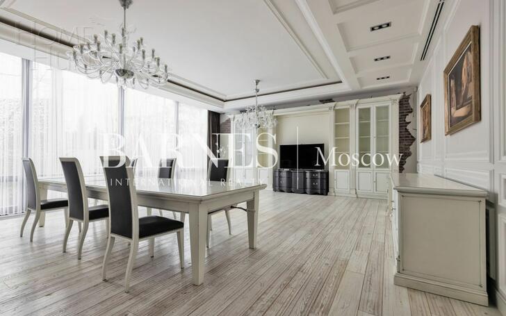 3-этажный таунхаус 430 м² с отделкой