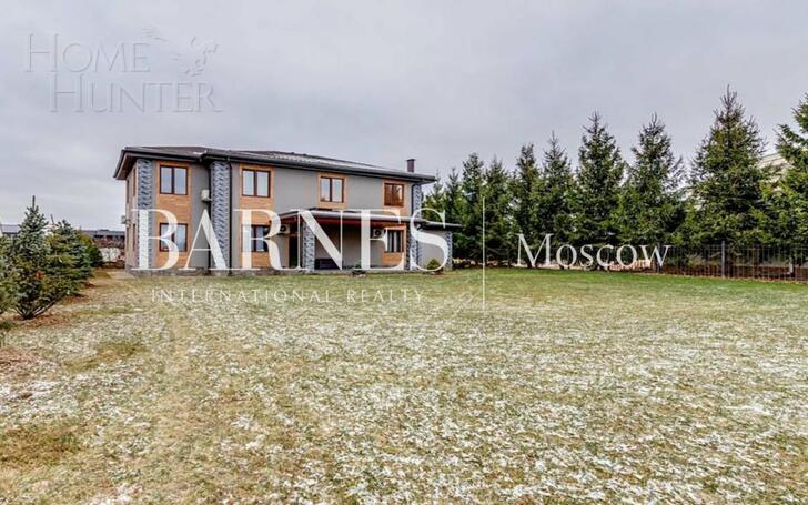 2-этажный коттедж 305 м² с отделкой