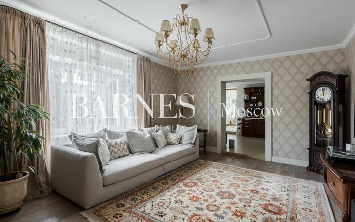 3-этажный коттедж 550 м² с отделкой