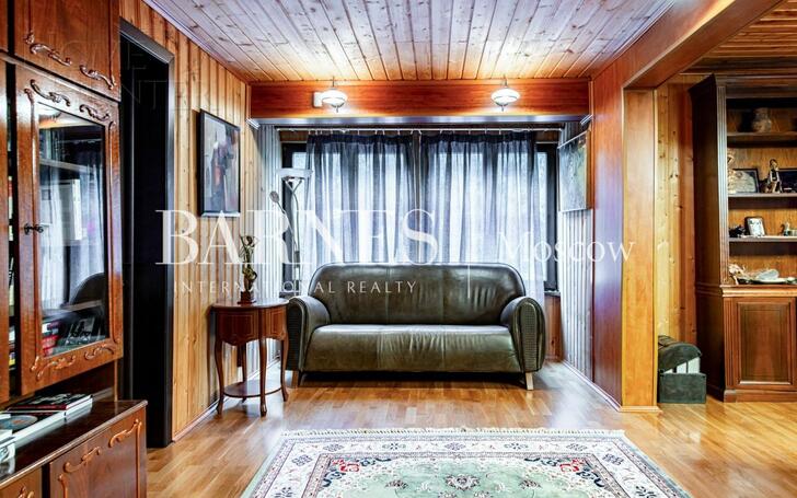 3-этажный коттедж 650 м² с отделкой
