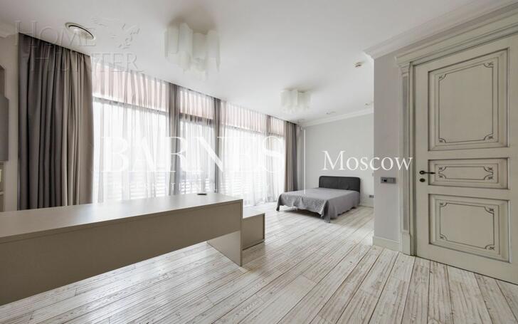 3-этажный таунхаус 430 м² с отделкой
