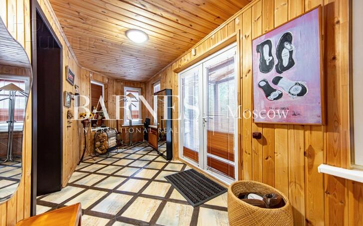 3-этажный коттедж 650 м² с отделкой