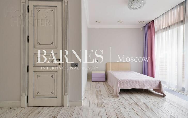 3-этажный таунхаус 430 м² с отделкой