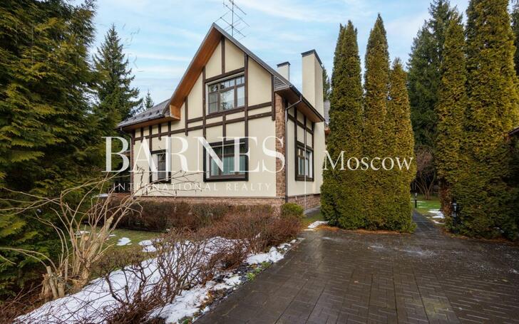 2-этажный коттедж 471 м² с отделкой