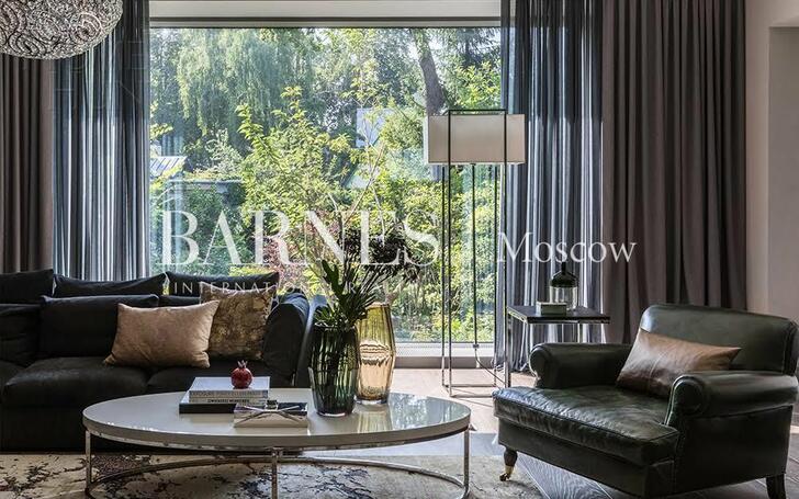 3-этажный коттедж 750 м² с отделкой