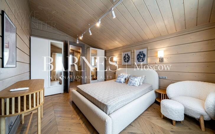 2-этажный коттедж 250 м² с отделкой