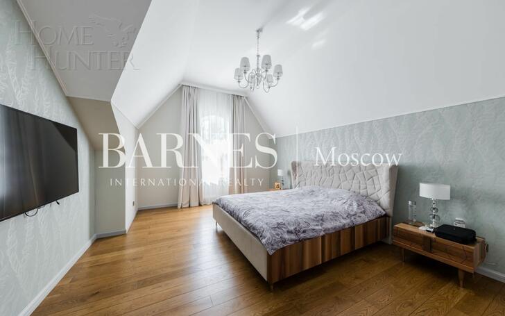 3-этажный коттедж 550 м² с отделкой