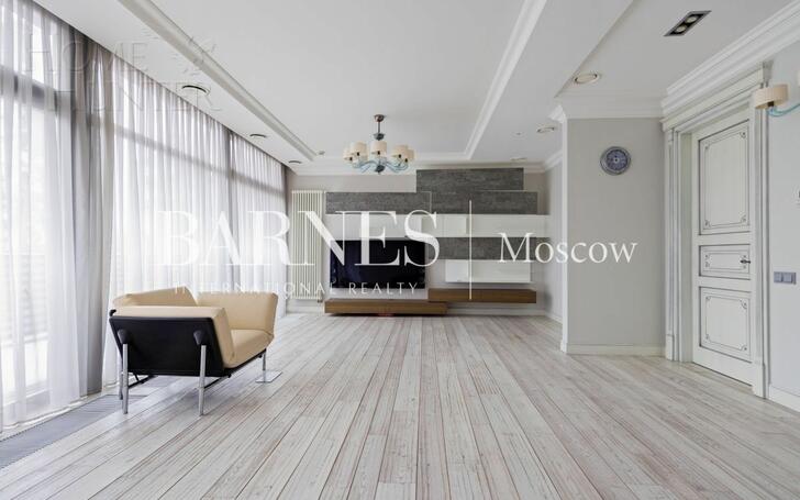 3-этажный таунхаус 430 м² с отделкой
