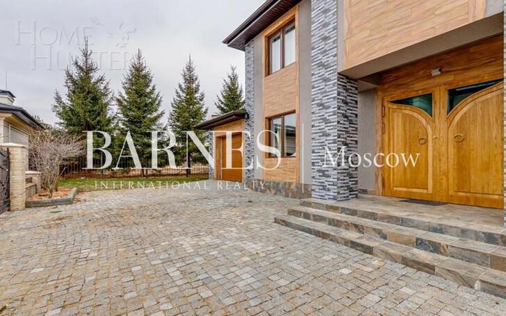 2-этажный коттедж 305 м² с отделкой