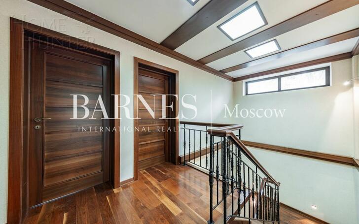 2-этажный коттедж 320 м² с отделкой