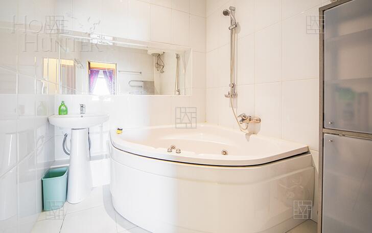3-КОМН. КВАРТИРА С ОТДЕЛКОЙ 130.6 М² НА 8 ЭТАЖЕ
