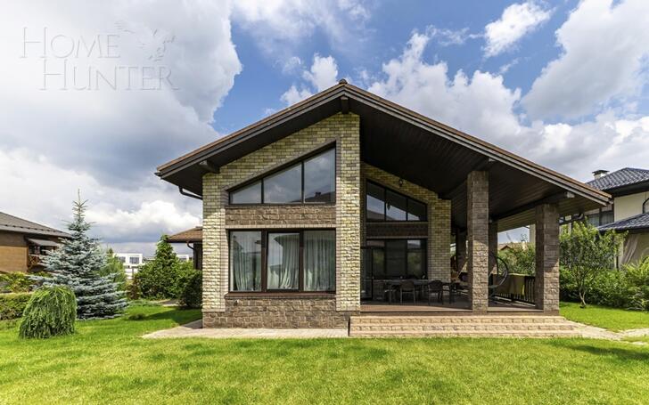 2-этажный коттедж 300 м² с отделкой