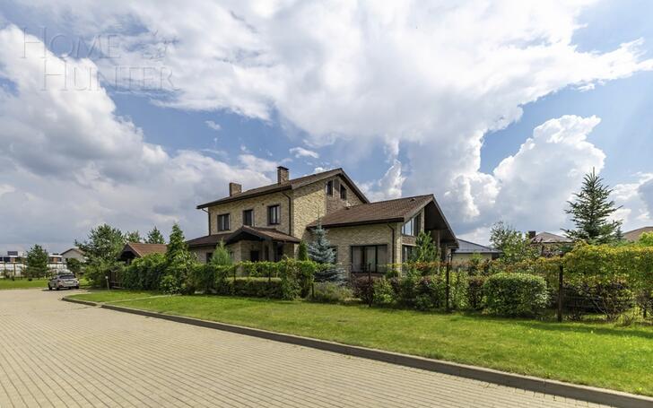 2-этажный коттедж 300 м² с отделкой