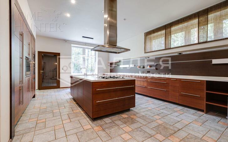 2-этажный коттедж 750 м² с отделкой