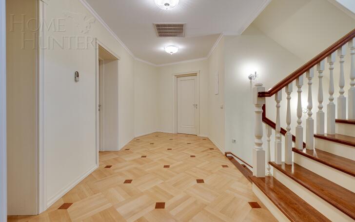 2-этажный коттедж 550 м² с отделкой