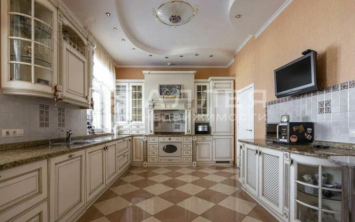 2-этажный коттедж 820 м² с отделкой