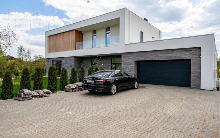 2-этажный коттедж 350 м² с отделкой