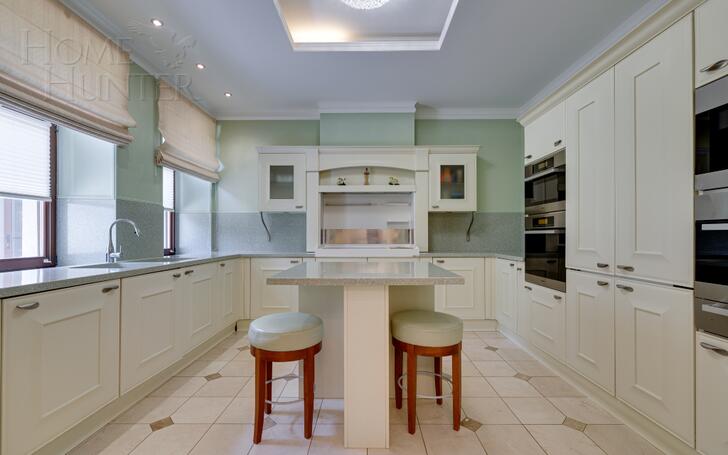2-этажный коттедж 550 м² с отделкой