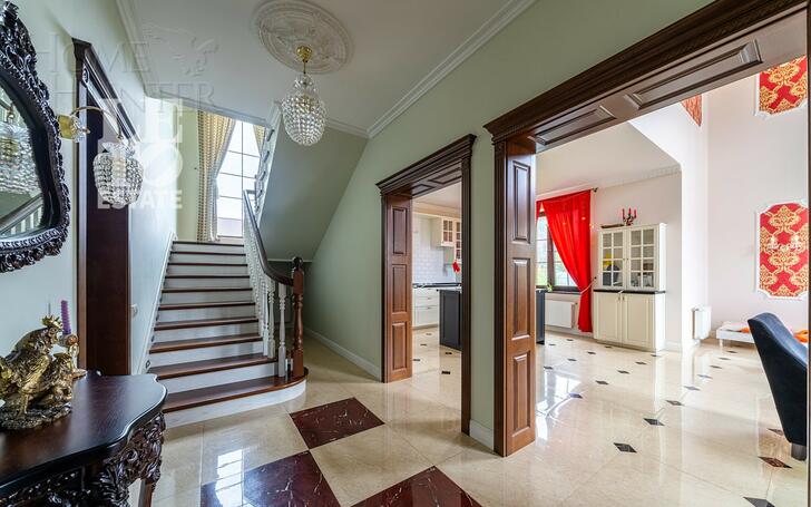 2-этажный коттедж 318.7 м² с отделкой