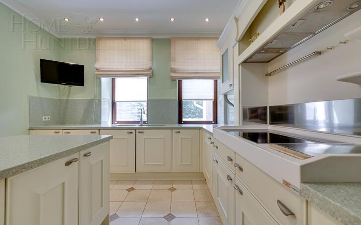 2-этажный коттедж 550 м² с отделкой