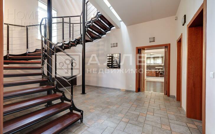 2-этажный коттедж 750 м² с отделкой