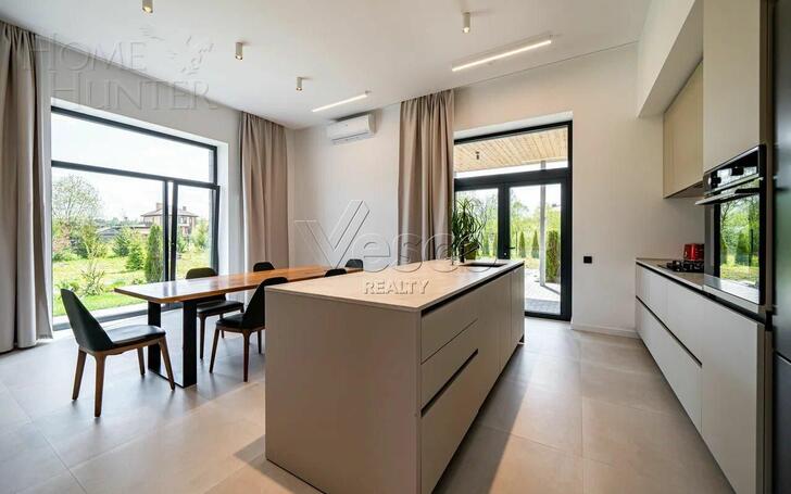 2-этажный коттедж 350 м² с отделкой