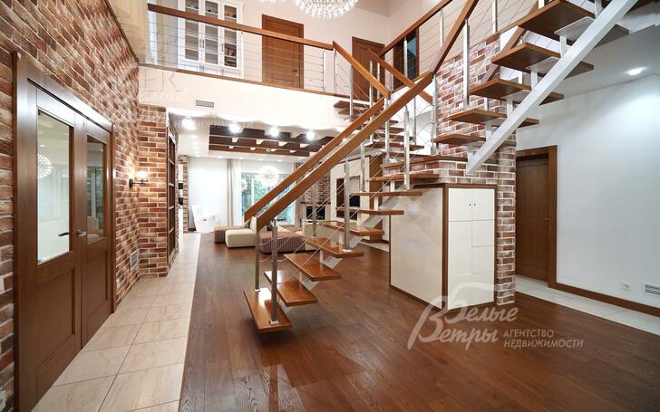 2-этажный коттедж 500 м² с отделкой