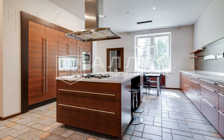 2-этажный коттедж 750 м² с отделкой