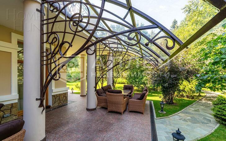 2-этажный коттедж 1 350 м² с отделкой
