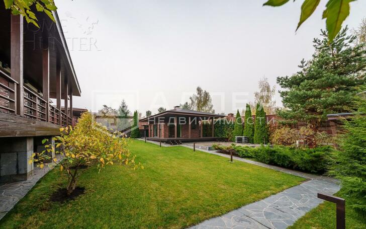 2-этажный коттедж 1 350 м² с отделкой
