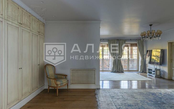 3-этажный коттедж 600 м² с отделкой