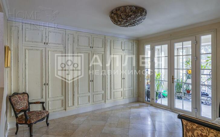 3-этажный коттедж 600 м² с отделкой