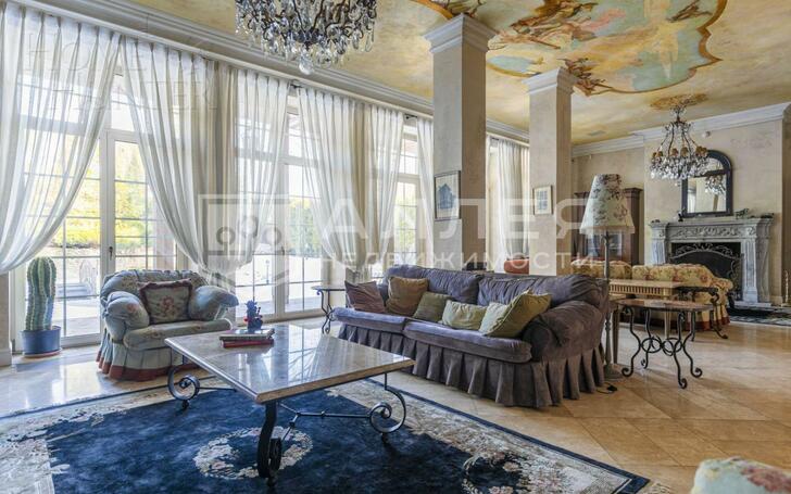 3-этажный коттедж 600 м² с отделкой