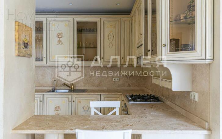 3-этажный коттедж 600 м² с отделкой