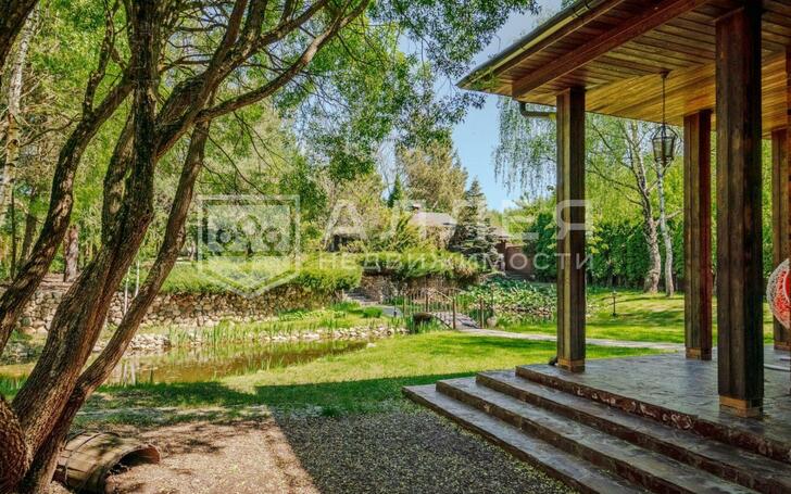 3-этажный коттедж 600 м² с отделкой