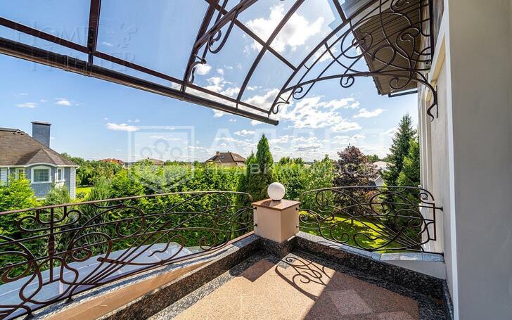 2-этажный коттедж 1 350 м² с отделкой