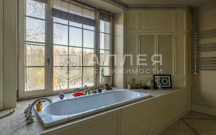3-этажный коттедж 600 м² с отделкой