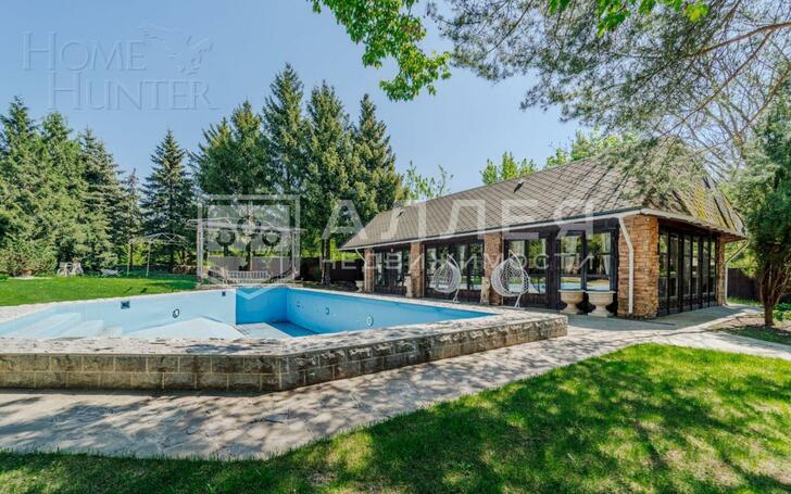3-этажный коттедж 600 м² с отделкой