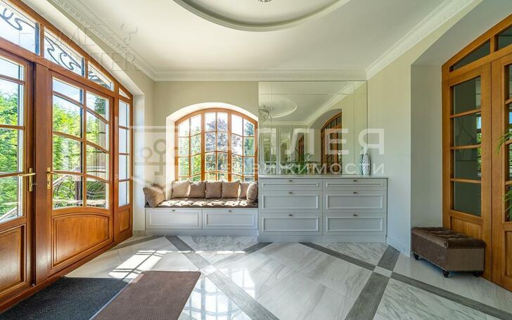 2-этажный коттедж 1 350 м² с отделкой